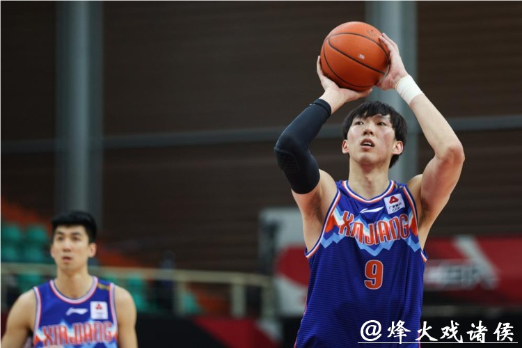 周琦爆砍37+26+6克拉克20分 新疆战胜广州